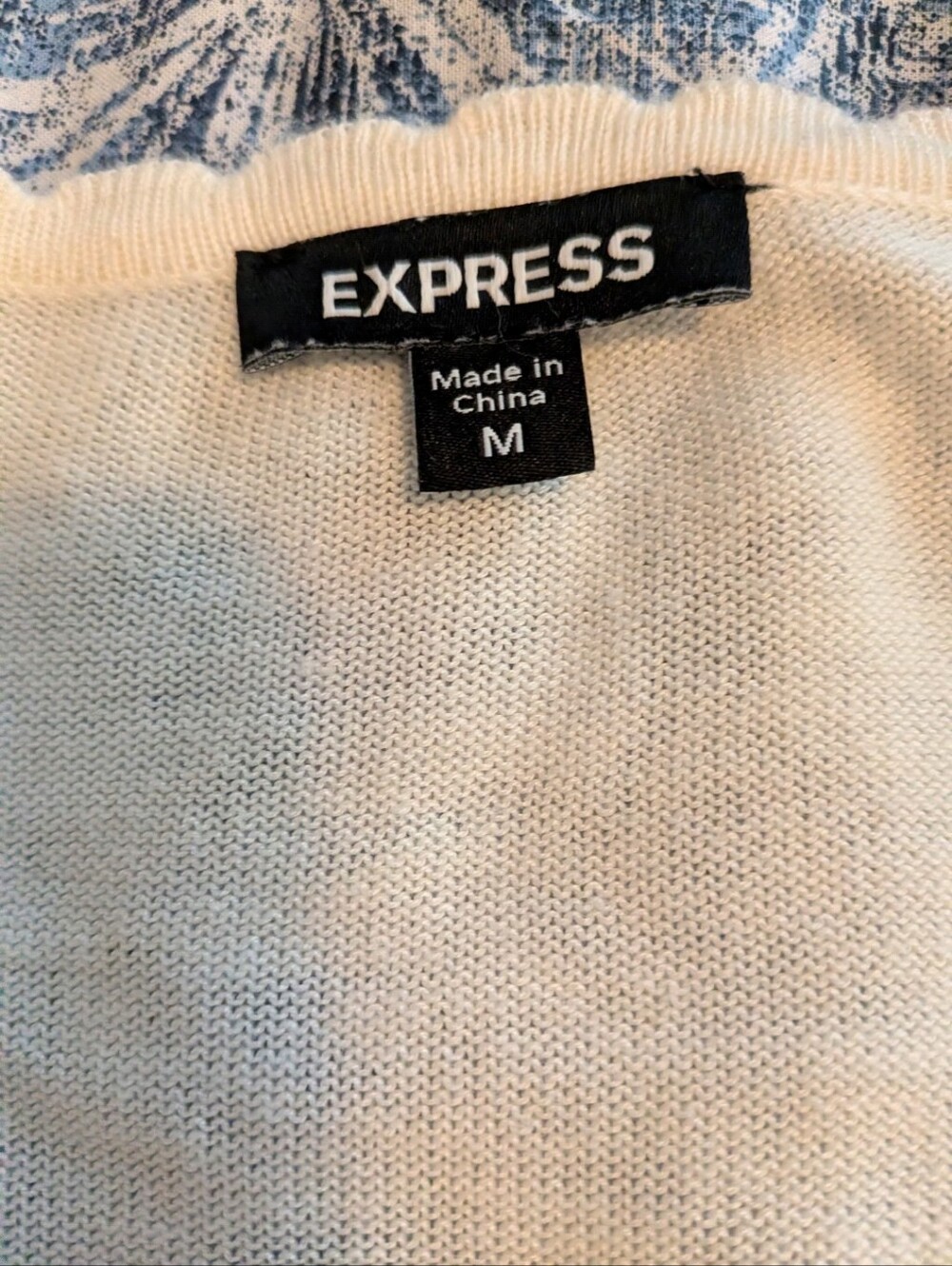 Off White Detailed Feminine Cardigan - Picture 3 of 6